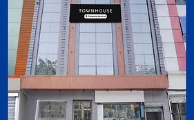 Townhouse Karol Bagh Formerly Hotel Unistar